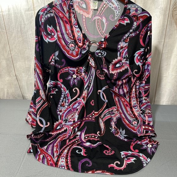 arabella Tops - Elegant Paisley Women's Blouse in Black and Purple